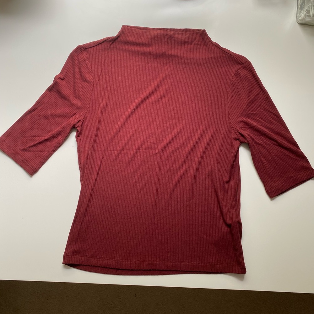 Ribbed Mock Neck Top